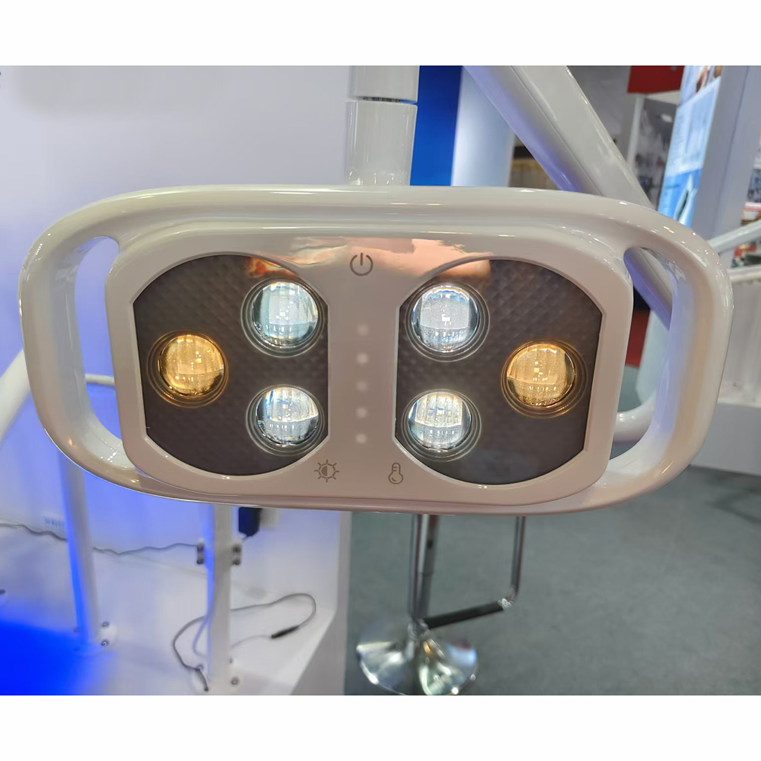 6LED الأسنان مصباح التشغيل عن  - مراجعة Teeth Whitening Led وسعره